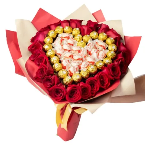 Buquê de Coraçâo com Ferrero Rocher e Rafaello, buquês de flores com entrega em Aracaju