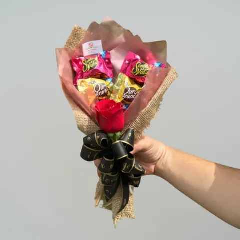 Mini Buque Sortido com Rosa, presentes até r$ 80,90 com entrega em Aracaju